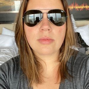 Meet your Posher, Alicia